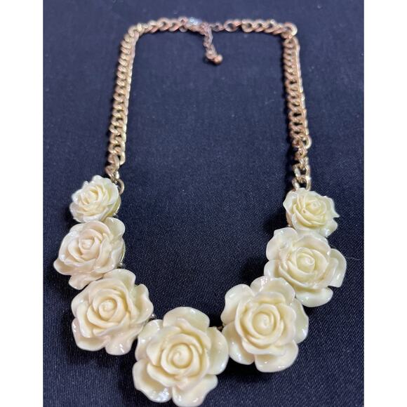 Vintage Style Copper Tone Resin Roses Flowers Choker Statement Necklace - Picture 3 of 5